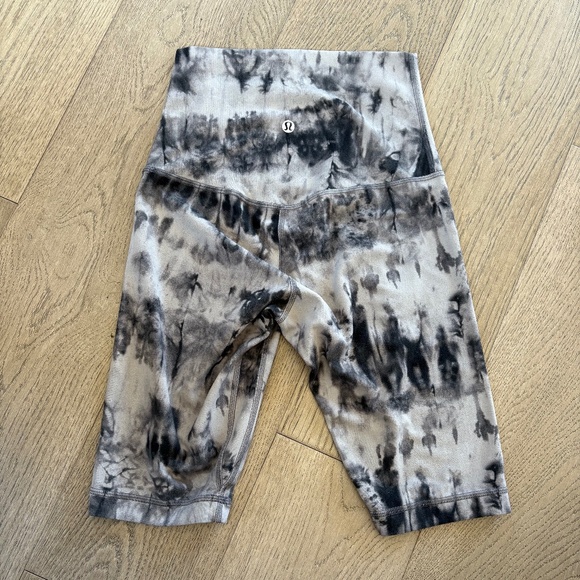 Lululemon Shorts - Picture 3 of 13